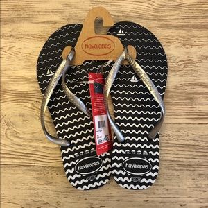 BRAND NEW Havianas Navy Blue Size 8